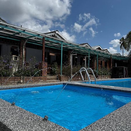 Pondok Muara Chalet Pantai Cenang  Exterior photo