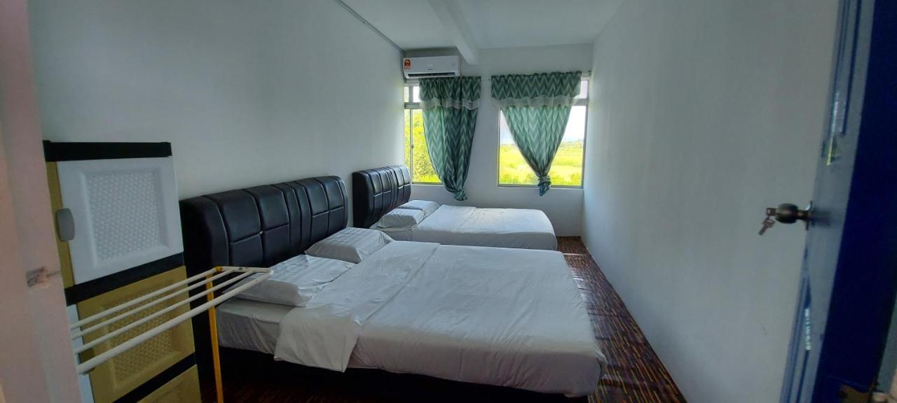 Pondok Muara Chalet Pantai Cenang  Exterior photo