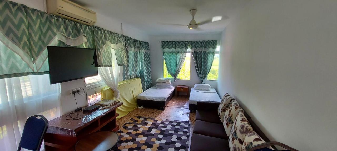 Pondok Muara Chalet Pantai Cenang  Exterior photo