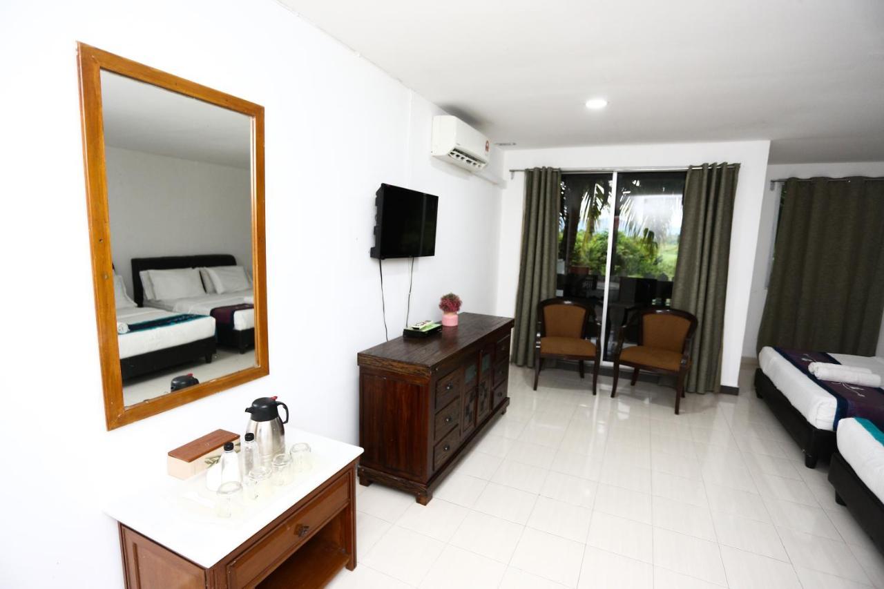 Pondok Muara Chalet Pantai Cenang  Exterior photo