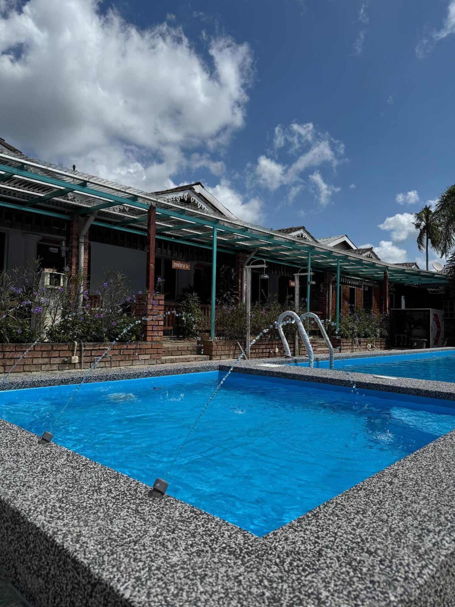 Pondok Muara Chalet Pantai Cenang  Exterior photo