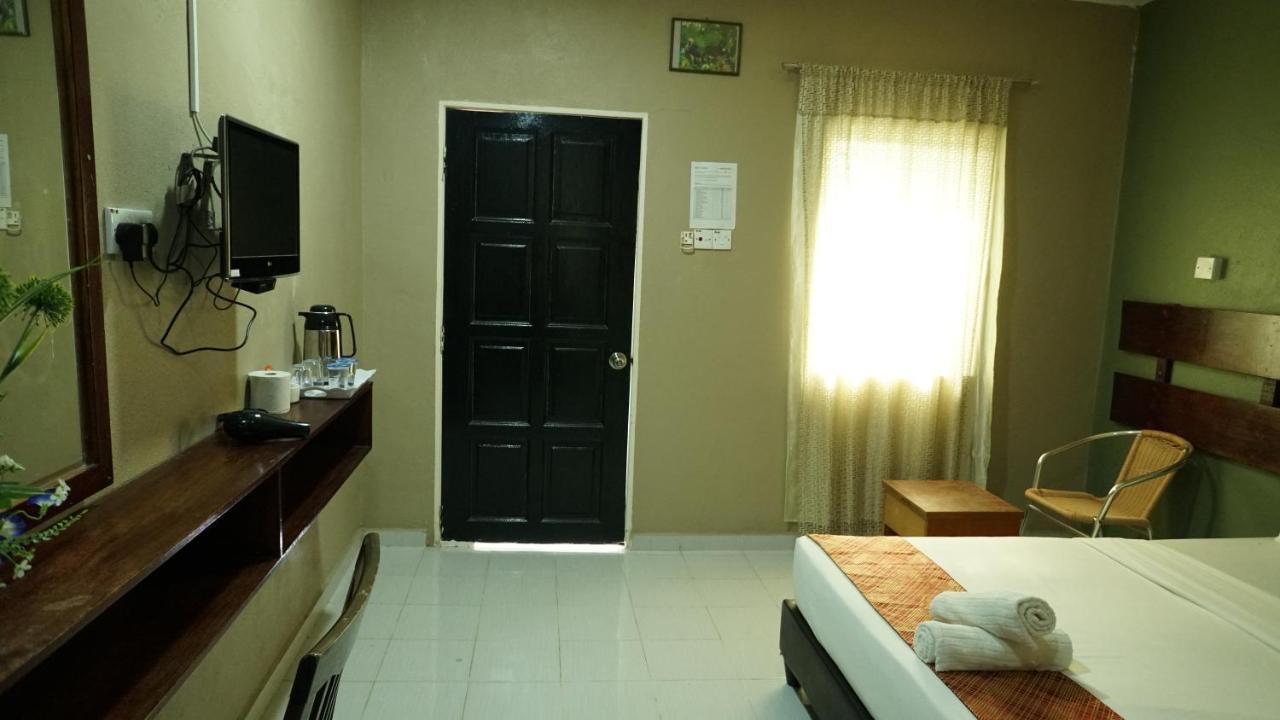 Pondok Muara Chalet Pantai Cenang  Exterior photo