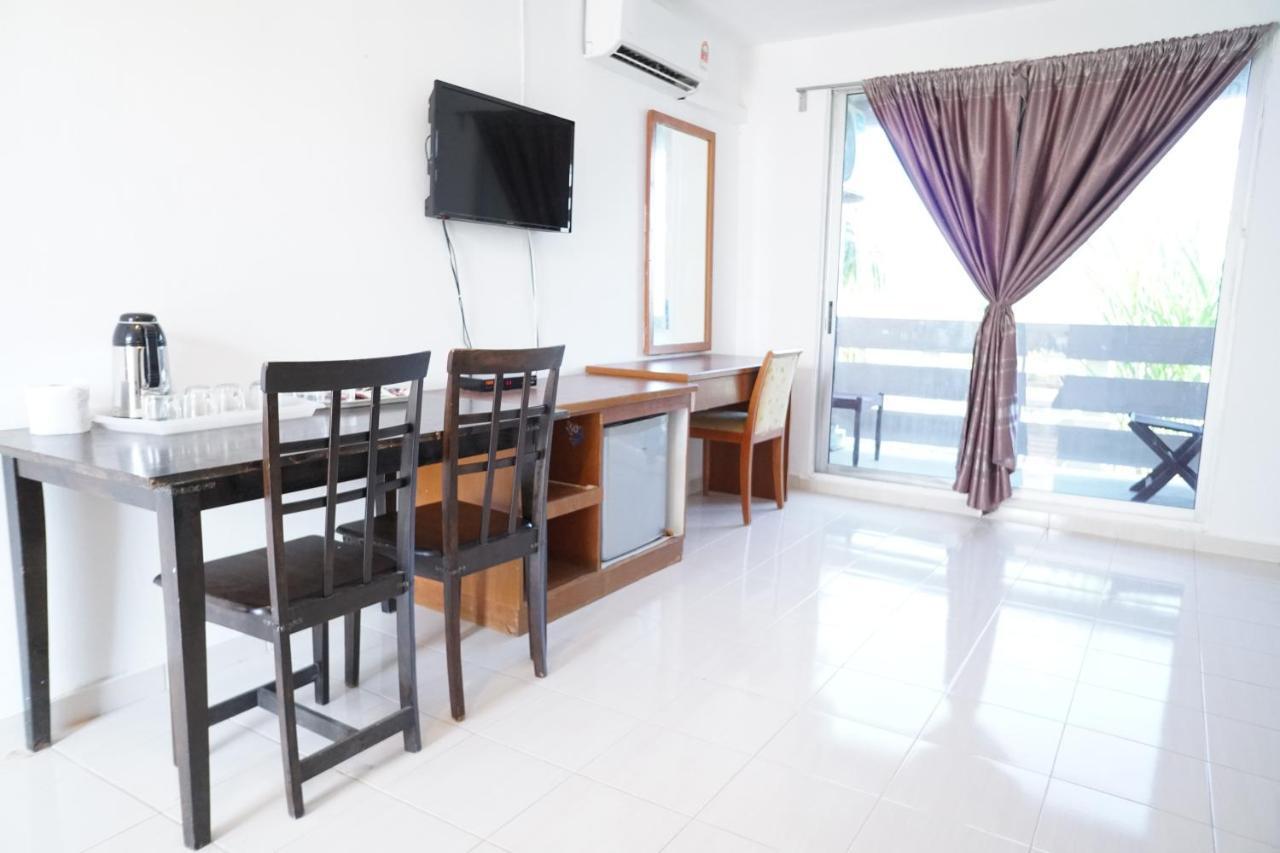 Pondok Muara Chalet Pantai Cenang  Exterior photo