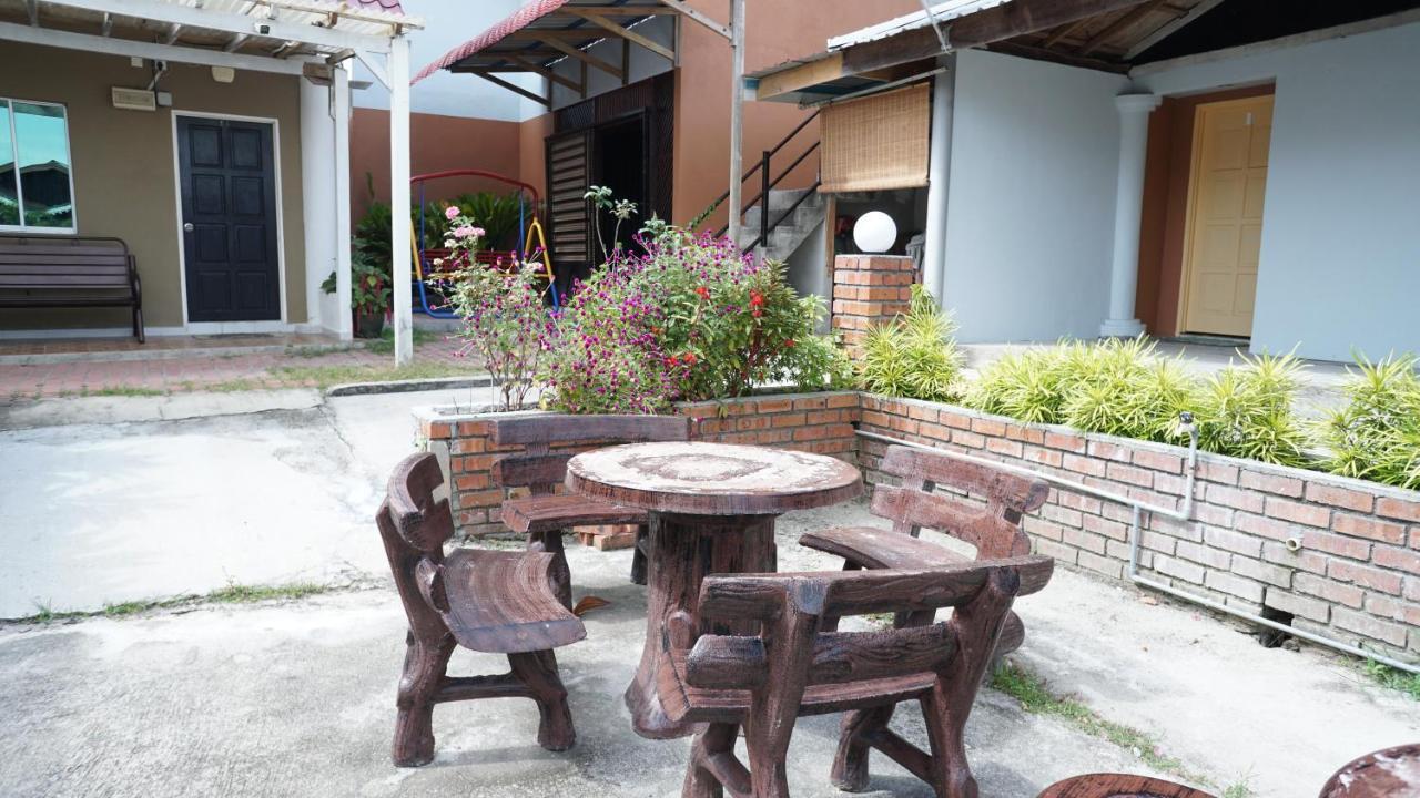 Pondok Muara Chalet Pantai Cenang  Exterior photo